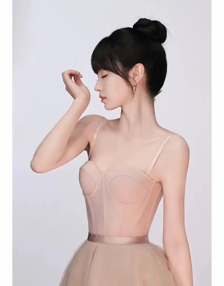 田曦薇好美啊，全身上下都是粉粉的，可爱到爆炸 ​​​