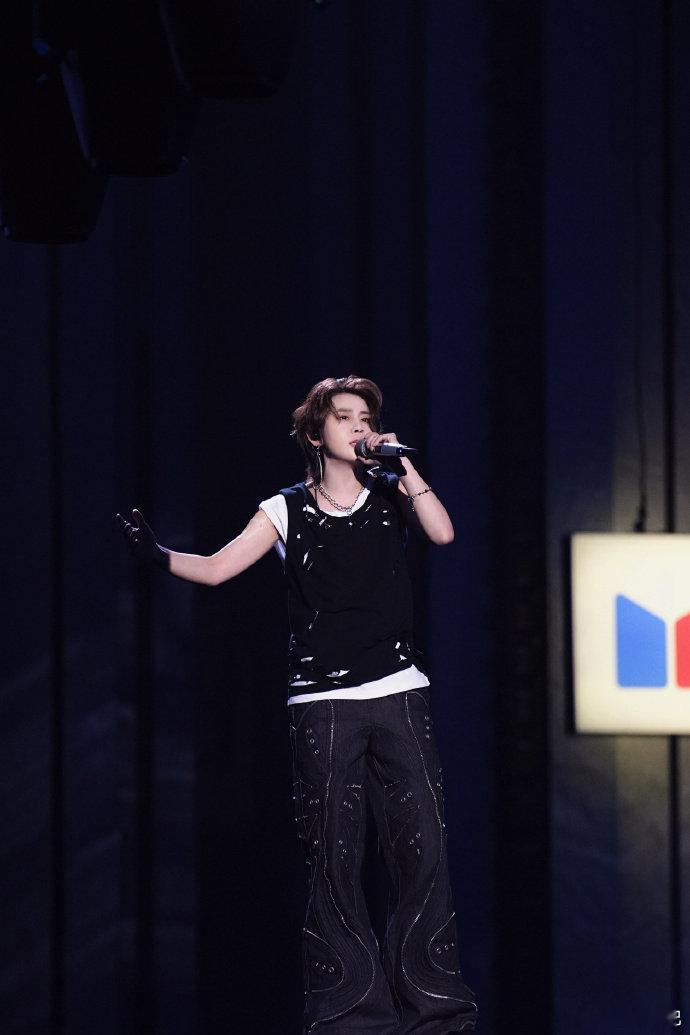 曾沛慈开嗓百万和音有了 乘风2026坐等三公继续惊艳，期待姐姐们再出神仙舞台 