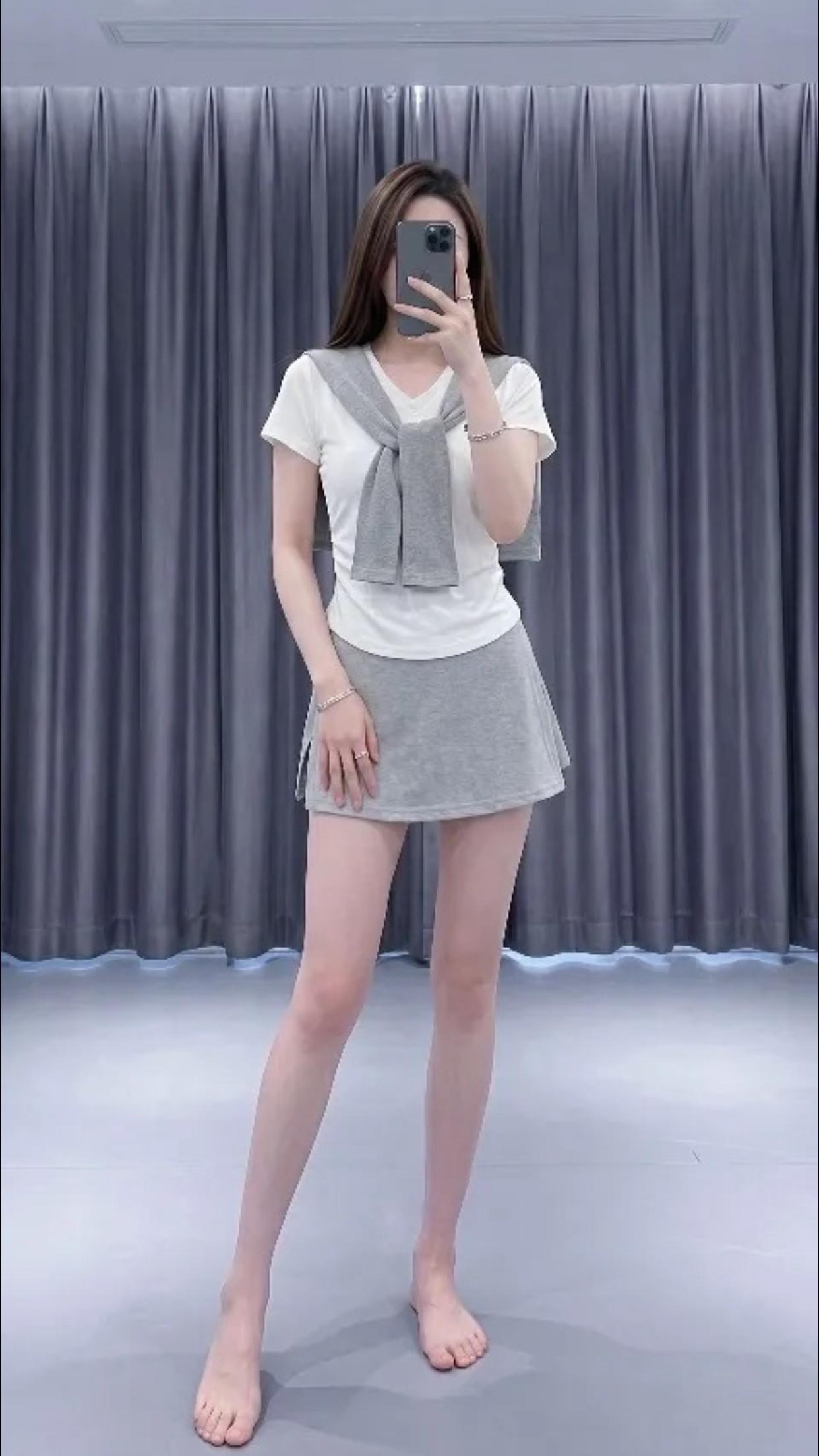 帮忙看看哪套好看？什么样的穿搭可以成为气质女神?