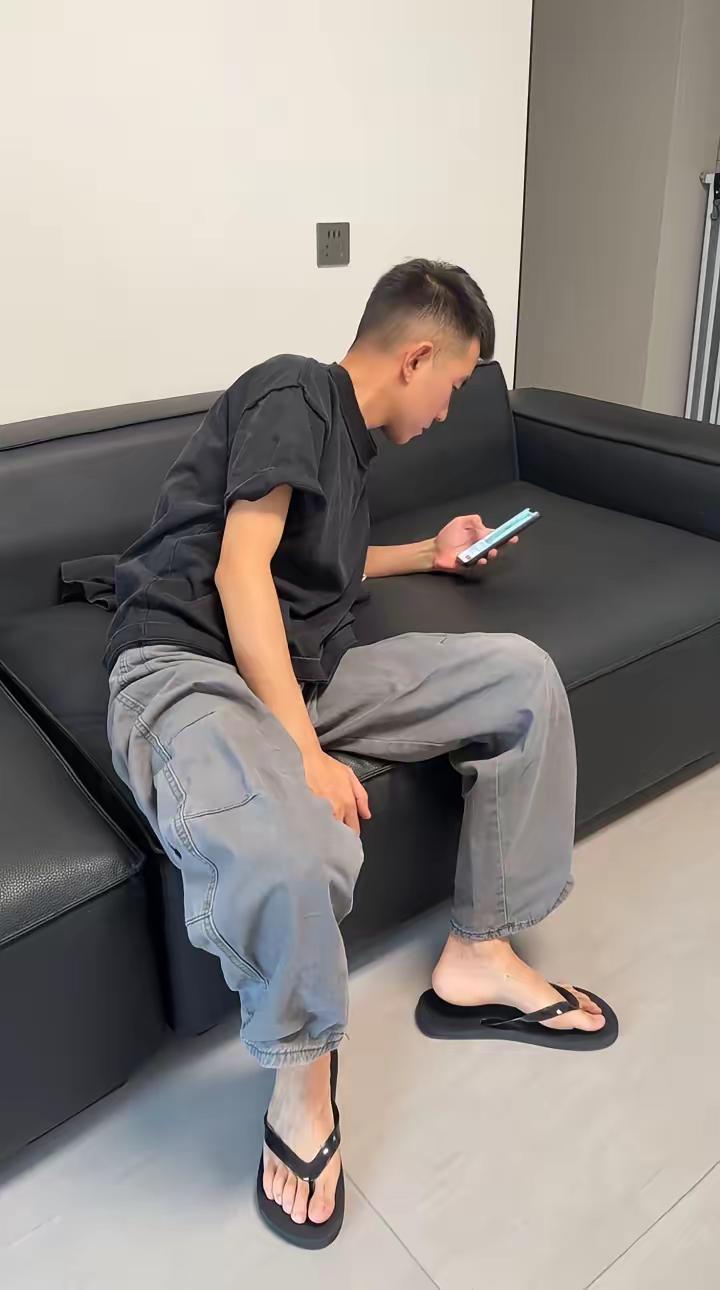 人字拖🩴也可以吗 宝宝  寸头 人字拖