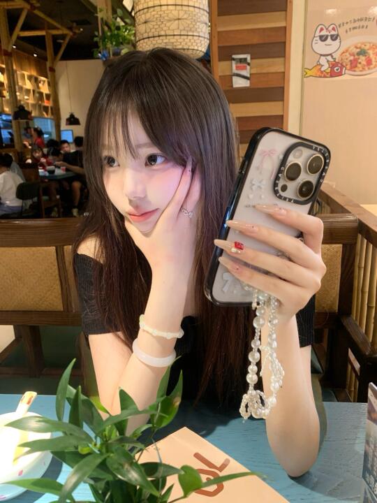 我不说谁能看出来我带了假发片！＞𐋣＜