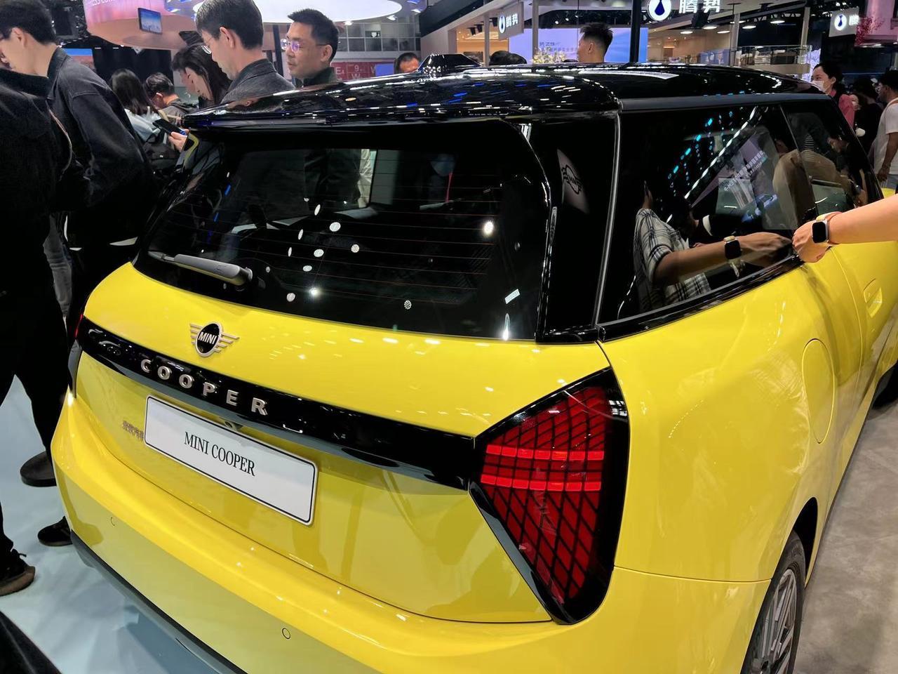 【2024北京车展-全新电动MINI Cooper】
全新电动电动MINI Co