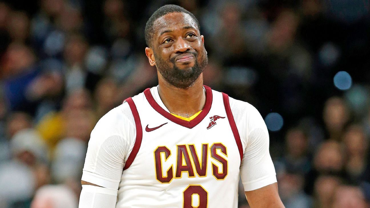#韦德自嘲骑士生涯# NBA名宿德维恩·韦德在播客节目中谈到了自己的骑士生涯。“