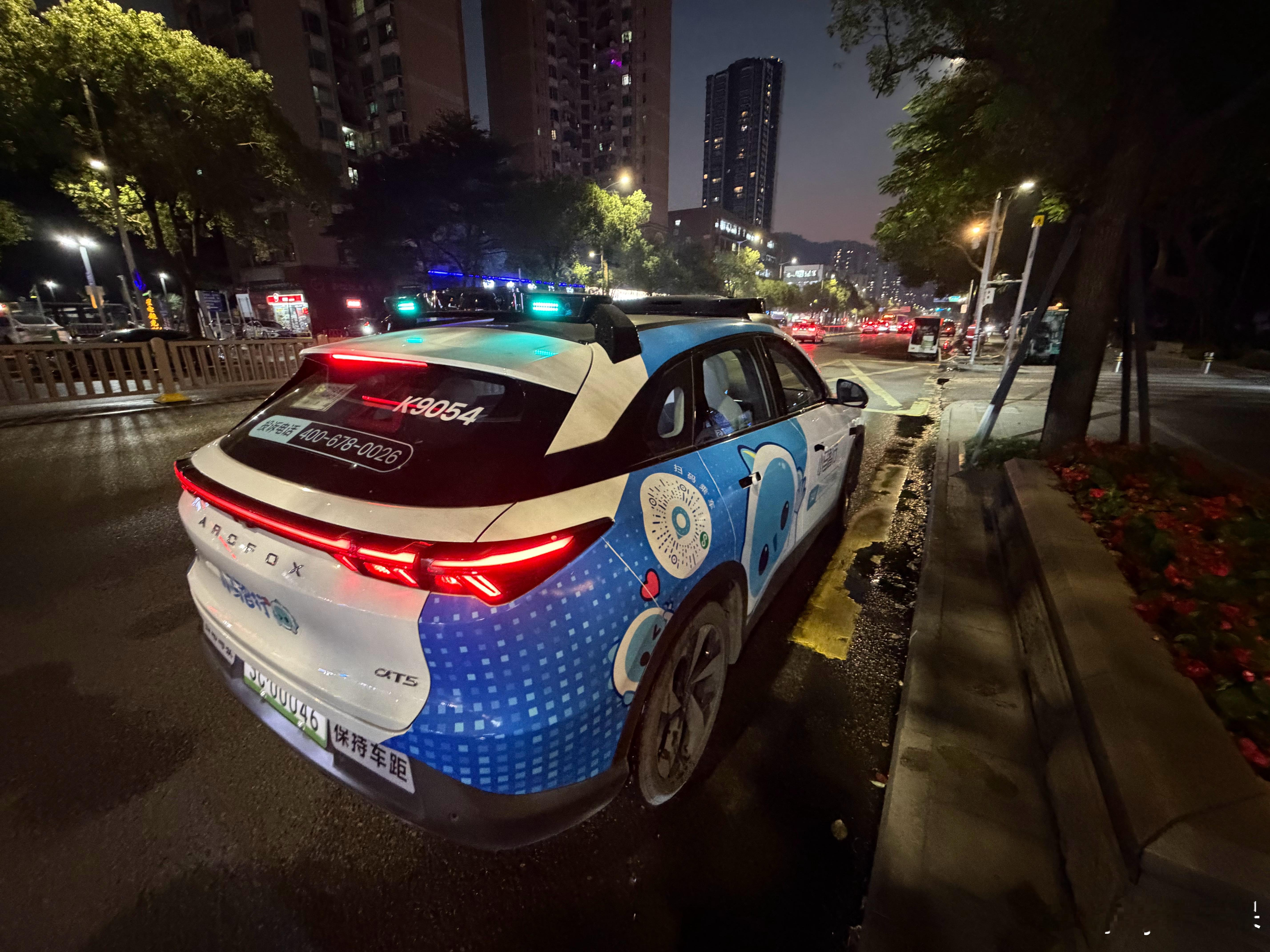 既然来了深圳，那么怎么能不体验一下L4级自动驾驶呢？从会场到酒店，打了辆Pony