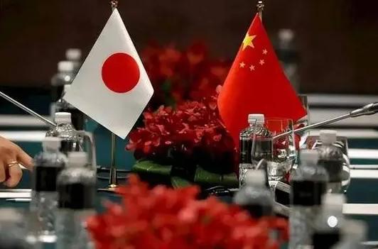为什么要让对方开第1枪，如果日本要是在第一时间内发射上百甚至上千枚的导弹。那这第