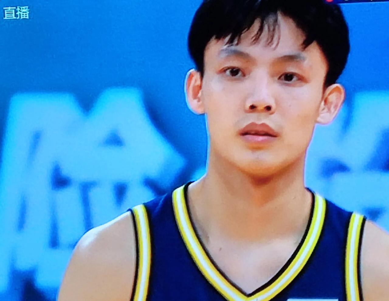 广东94-88击败山东。
上半场顺风顺水，领先15分，第三节山东队绝地反击，说明