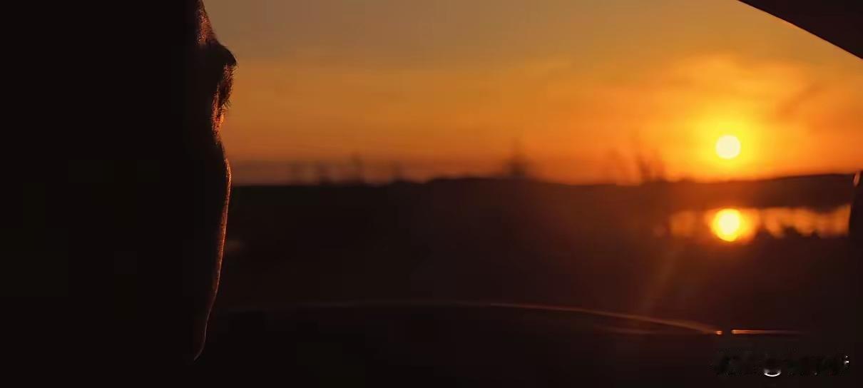 告诉大家一个写头条的真相，只要官方给你推流，哪怕你写的狗屁不通，你也能赚大钱。