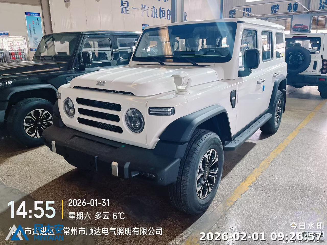 北京 212 T01 25款 2.0T 柴油版 指导价:165900 划痕包修复