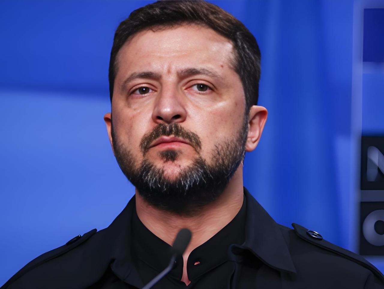 乌克兰若想要体面且公正的和平，唯一的办法就是将权利交给乌克兰民众。跟俄罗斯走，还