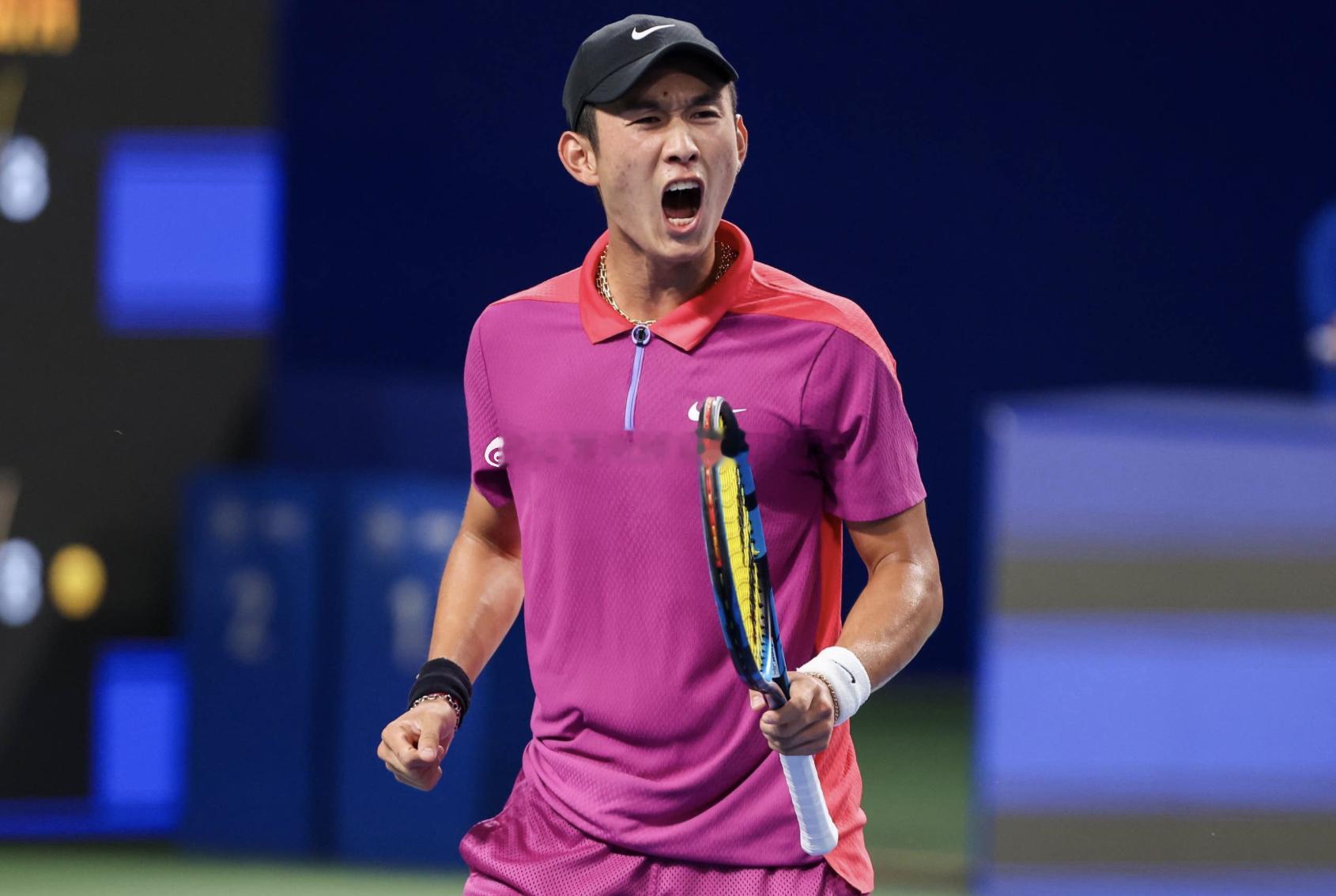 #商竣程冠军##商竣程ATP巡回赛冠军# ATP成都公开赛决赛，19岁的中国小将