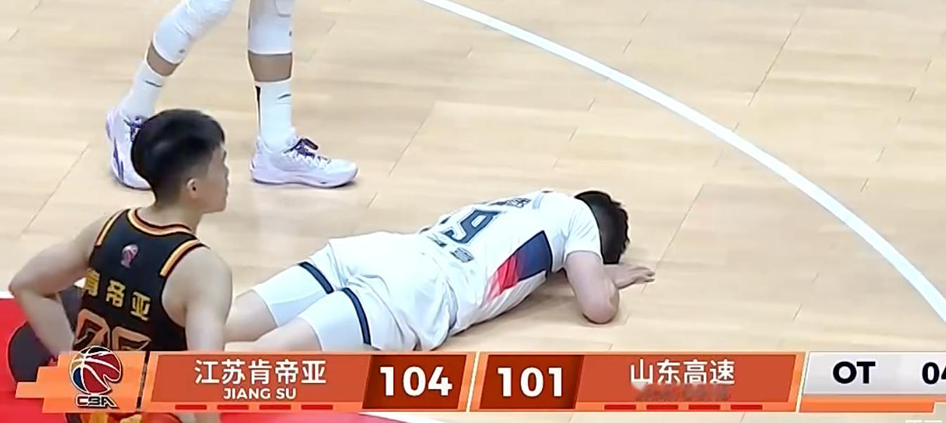 江苏男篮vs山东男篮  江苏男篮加时战胜山东 庞峥麟顶级控运庞峥麟26分13助攻