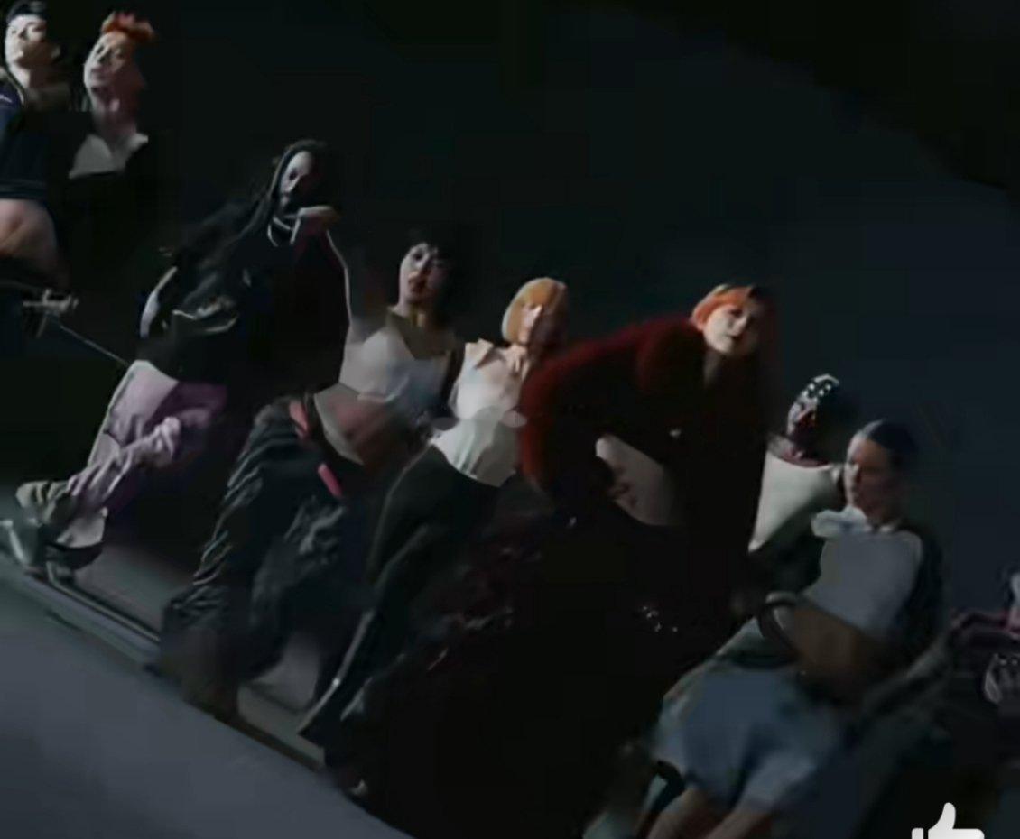 李斯丹妮封闭货车里跳舞 谁能想到封闭货车能成为绝佳舞蹈场！天才策划赋予它别样格调