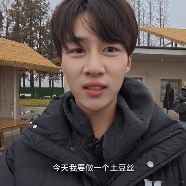卓沅张大厨土豆翻车记  卓沅土豆丝又翻车了 张钥沅张大厨土豆翻车记🈶：哎呀怎么