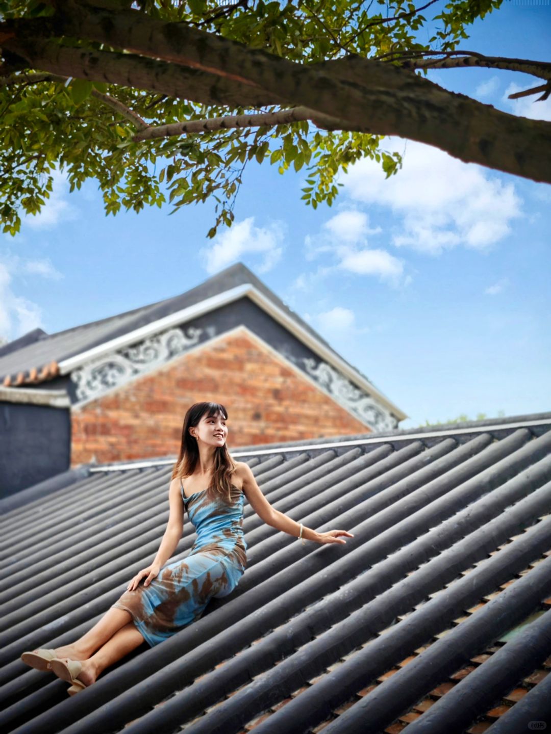 再熬多一天，周末跟我爱的人上“屋顶”放空吧～