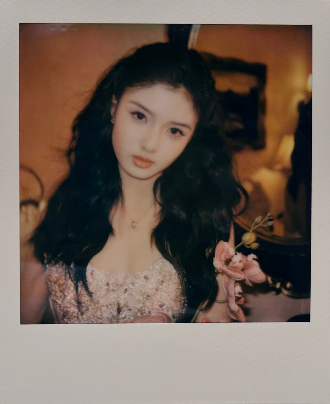 艾米COMINGSOON拍立得艾米COMING SOON拍立得照来啦！花朵头纱造