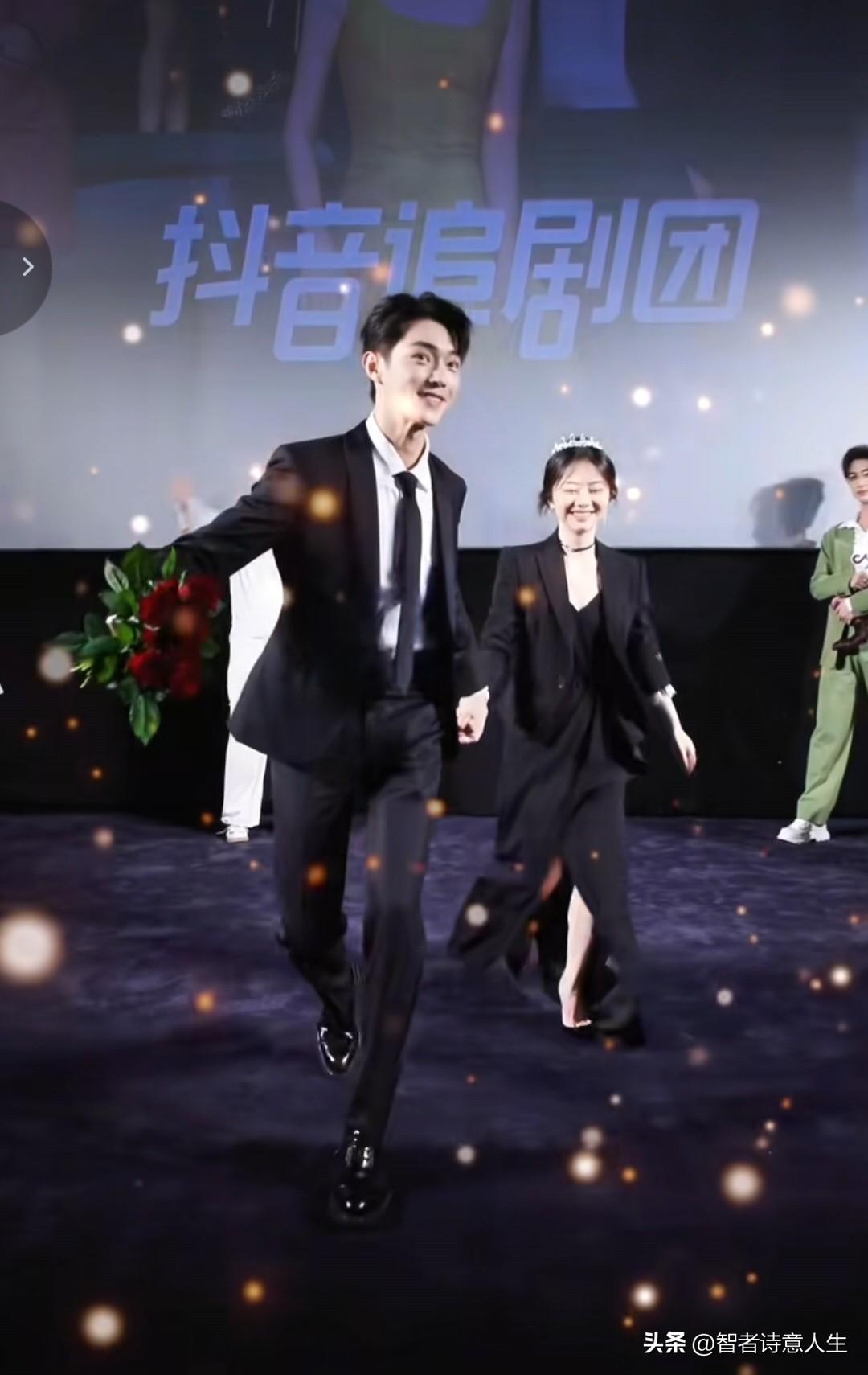 看过许凯和景甜、谭松韵的剧，还是你俩的组合最舒服，必须追起来！[赞]谭松韵演技实