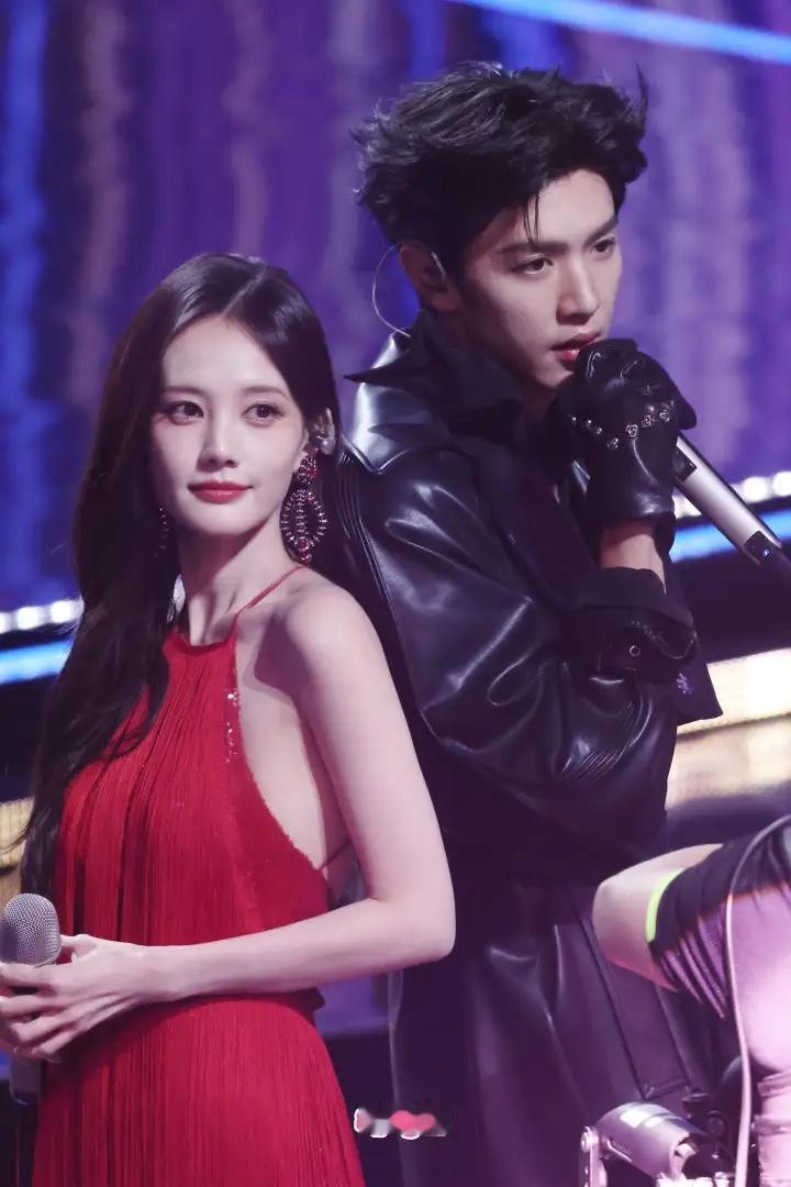 李一桐的假唱事件，
给内娱所有的女演员提了个醒，
可以长得不好看，也可以演技不突