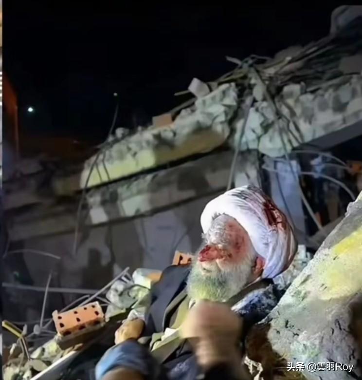 明知各方兵力早已在德黑兰外围集结完毕，就等一声令下了，哈梅内伊为啥还不躲？
起初