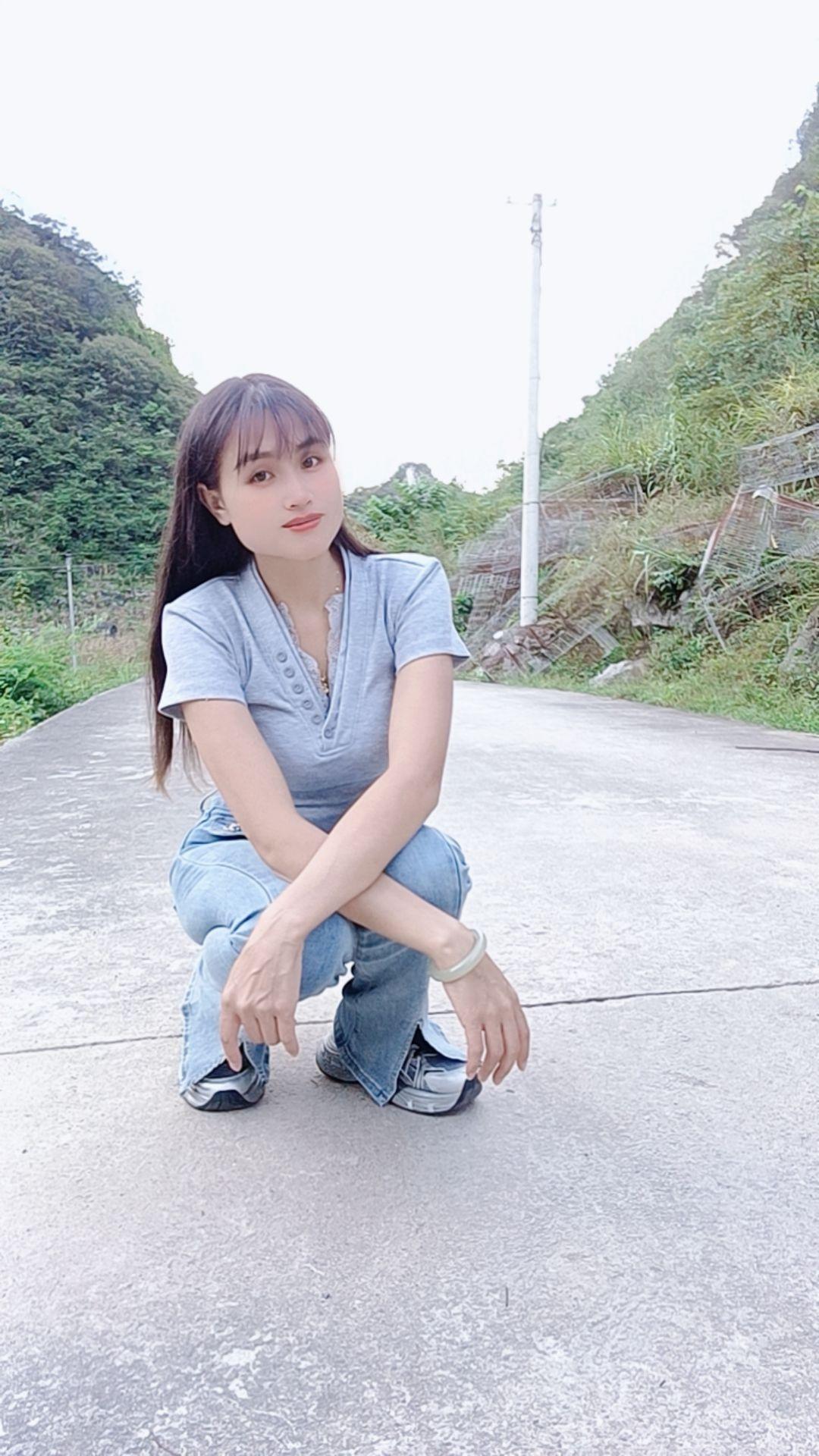 还没赚到买外套的钱，就又到了穿外套的季节，好像什么事都还没有来得及去做...