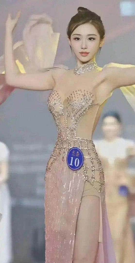 现在的选美都这么夸张的吗？ 