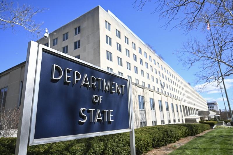 事件背景
· 袭击事件：2026年3月2日，美国驻沙特阿拉伯利雅得大使馆和驻科威