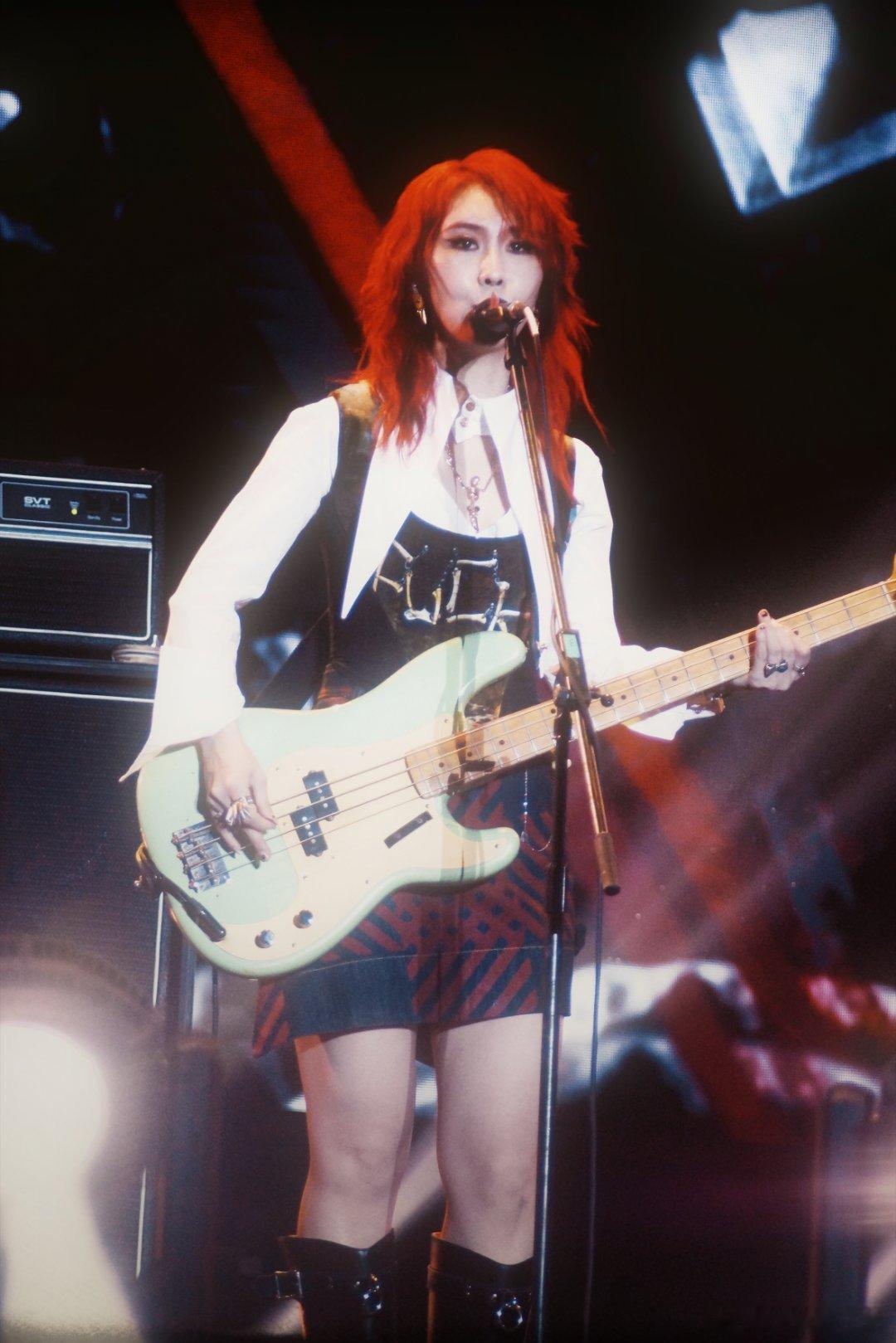 赵梦年终总结变旅游日志  赵梦真是人生赢家，泰国冰岛阿布扎比都去了，看得我好羡慕