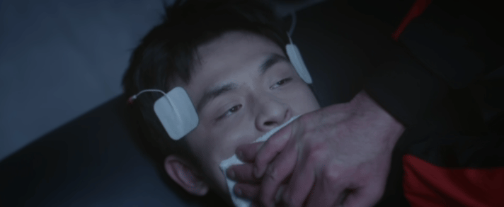 被送进矫正书院的孩子后来怎么样了有些父母的爱是有条件的。你得听话、你得乖、你得按