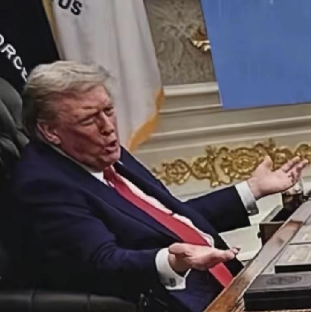 特朗普又撂下狠话！
这次直接把主意打到巴拿马运河上，巴方直接强硬反击：门儿都没有