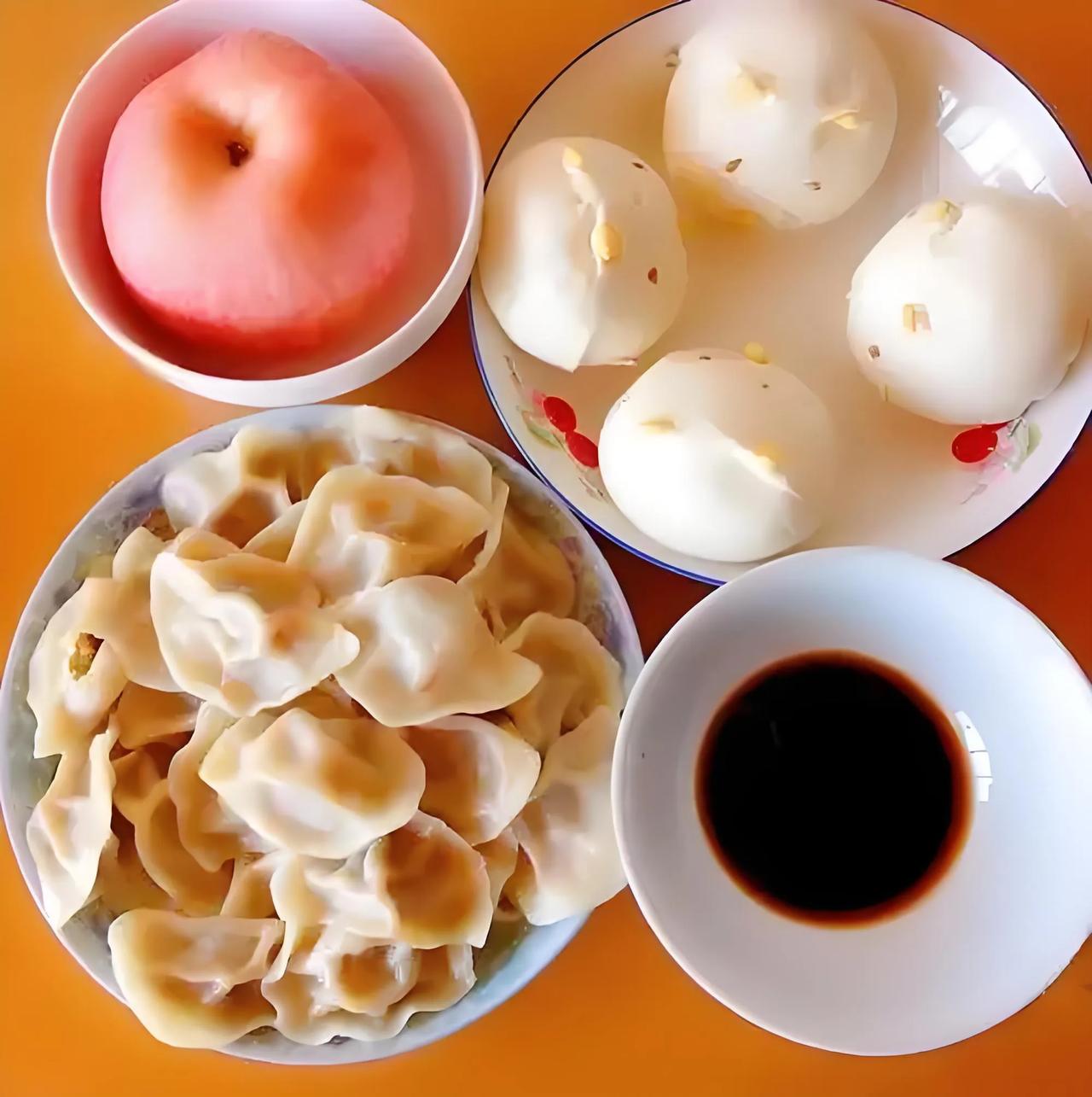 这是我婆婆为我做的早餐。真的感谢婆婆这么贴心。