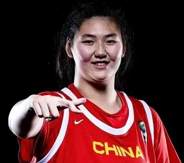 2米26张子宇新赛季无球可打！WCBA零签约背后，原因可能有以下几点:北京时间2