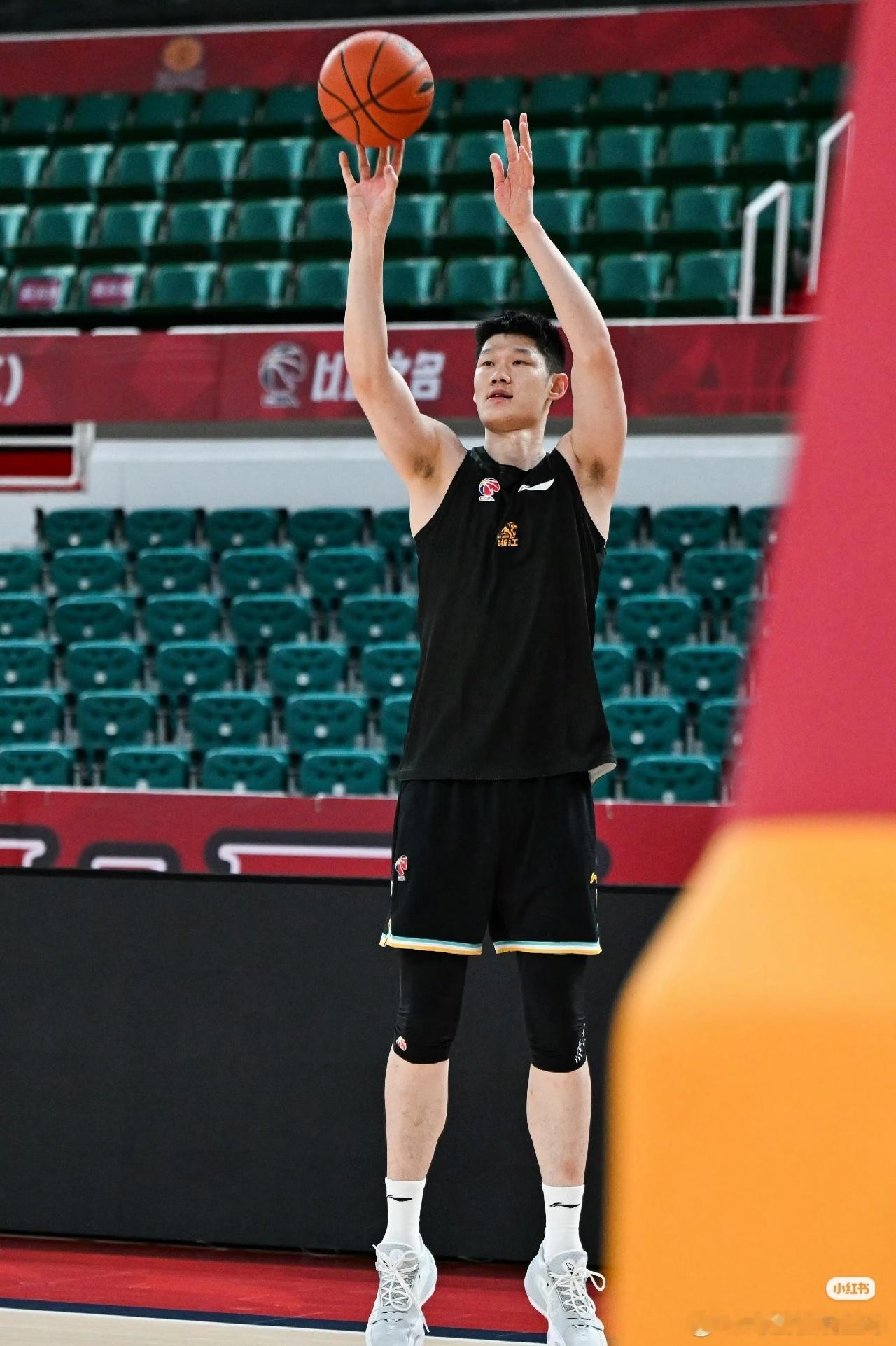 CBA 浙江广厦核心胡金秋已经接近加盟上海男篮，和广厦合同到期后将会官宣。 