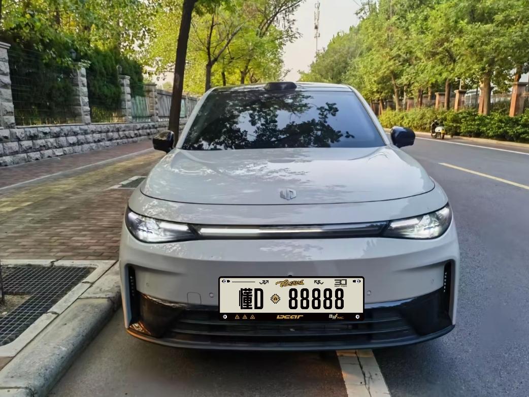 预算十万出头想选空间够用、配置拉满的家用新能源SUV，零跑C10值得一看。轴距2