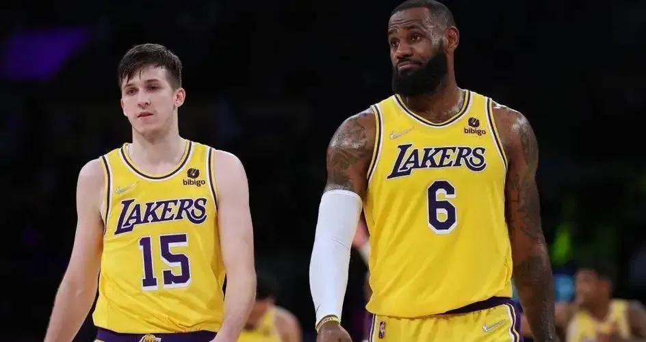 里弗斯和拉塞尔的组合，防守太差了，哈姆不让文森特打首发吗？
第一，湖人险胜鹈鹕的