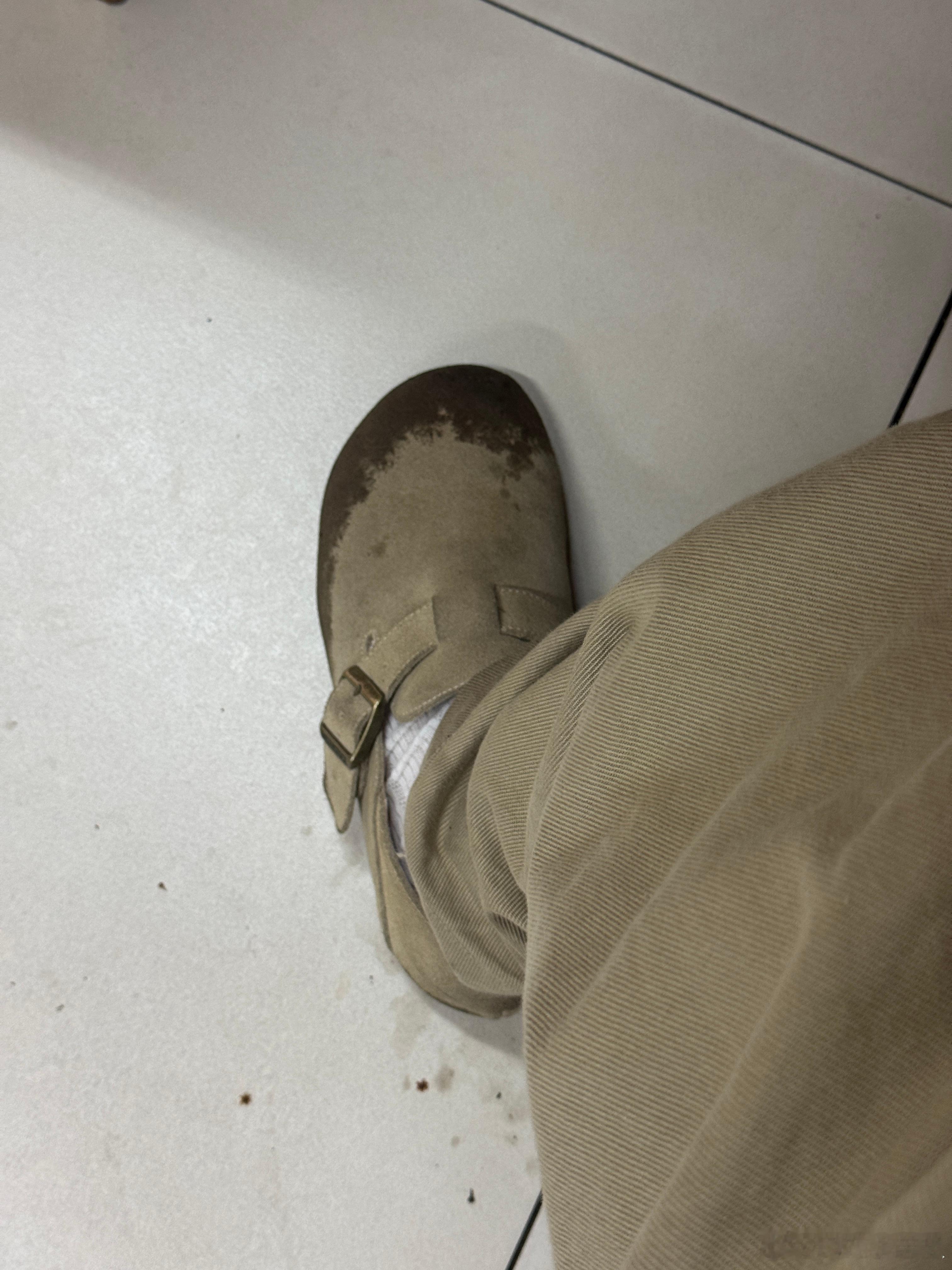 谁下雨天穿勃肯鞋 