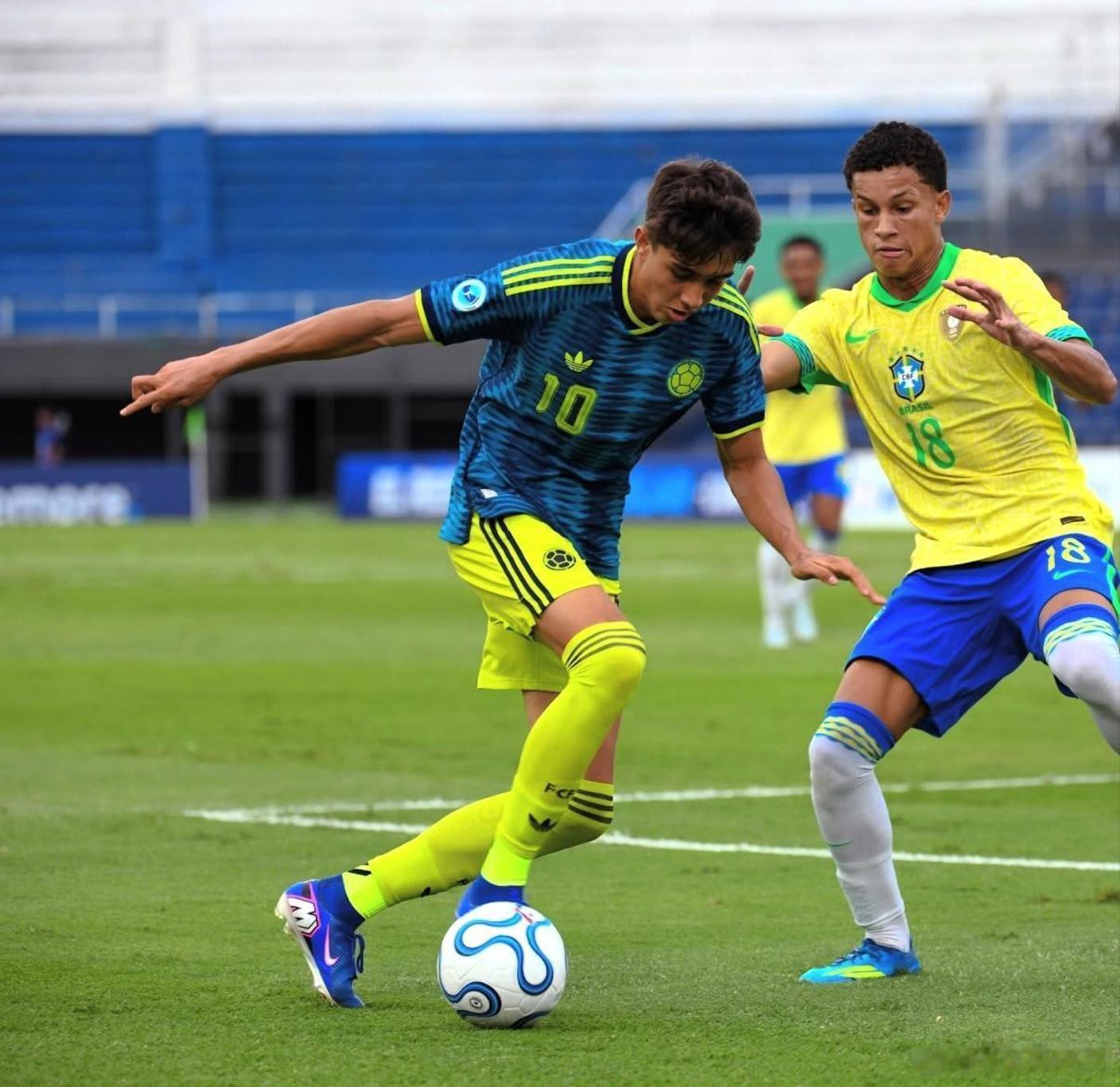 🚨［慕尼黑日報］：拜仁正積極爭取簽下隸屬於哥倫比亞競技隊的17歲球員——薩穆埃