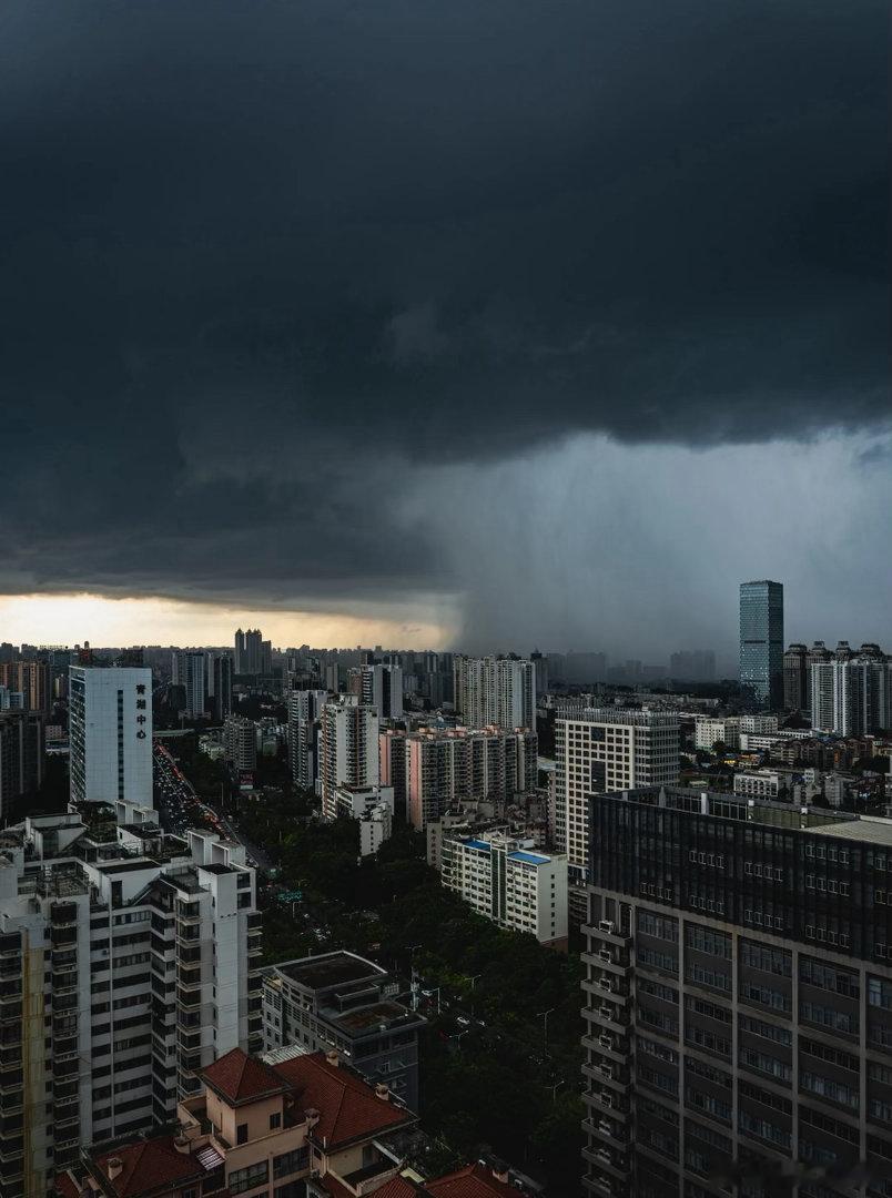 南宁大雨了窝又是摸鱼的一天 南宁
