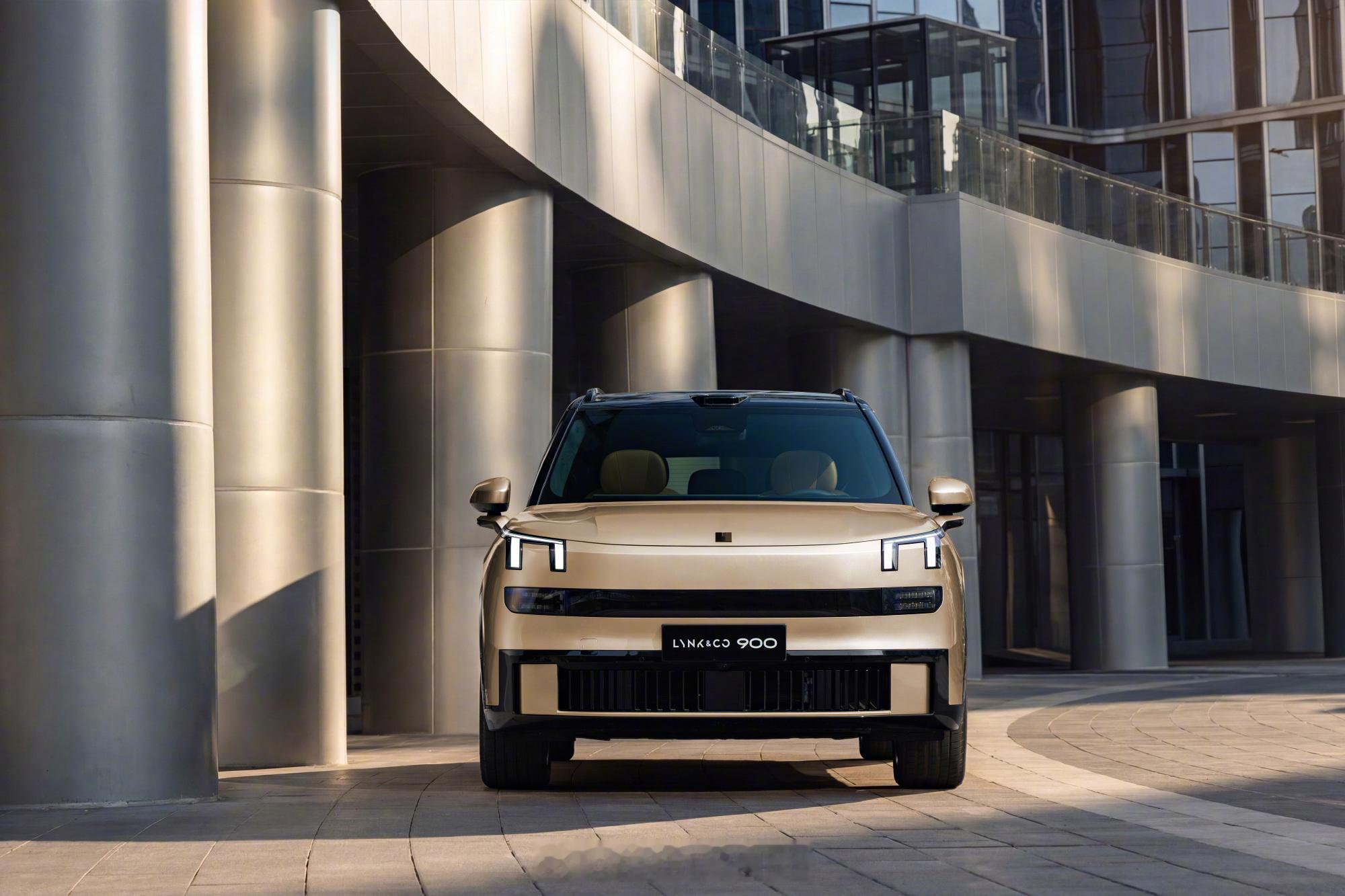 领克900大五座今晚上市，限时价25.48-30.08万元，口号就一句话：向阔处