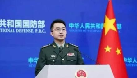 就在特朗普批准出售武器装备给台湾后，中国首次以“武力”威慑美国，中国公开表态：解