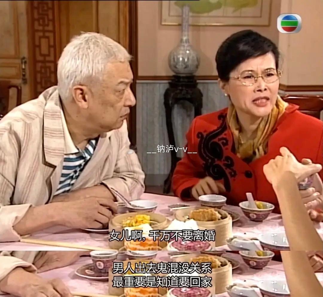 最近又重温了《陀枪师姐》年轻时候看，关注点全在程峰和三元的感情戏。时隔二十多年后