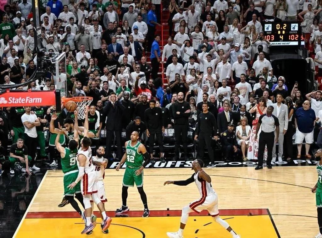 见证NBA创造历史的时刻

NBA东部决赛，热火对阵凯尔特人的最后一战，吸引世界