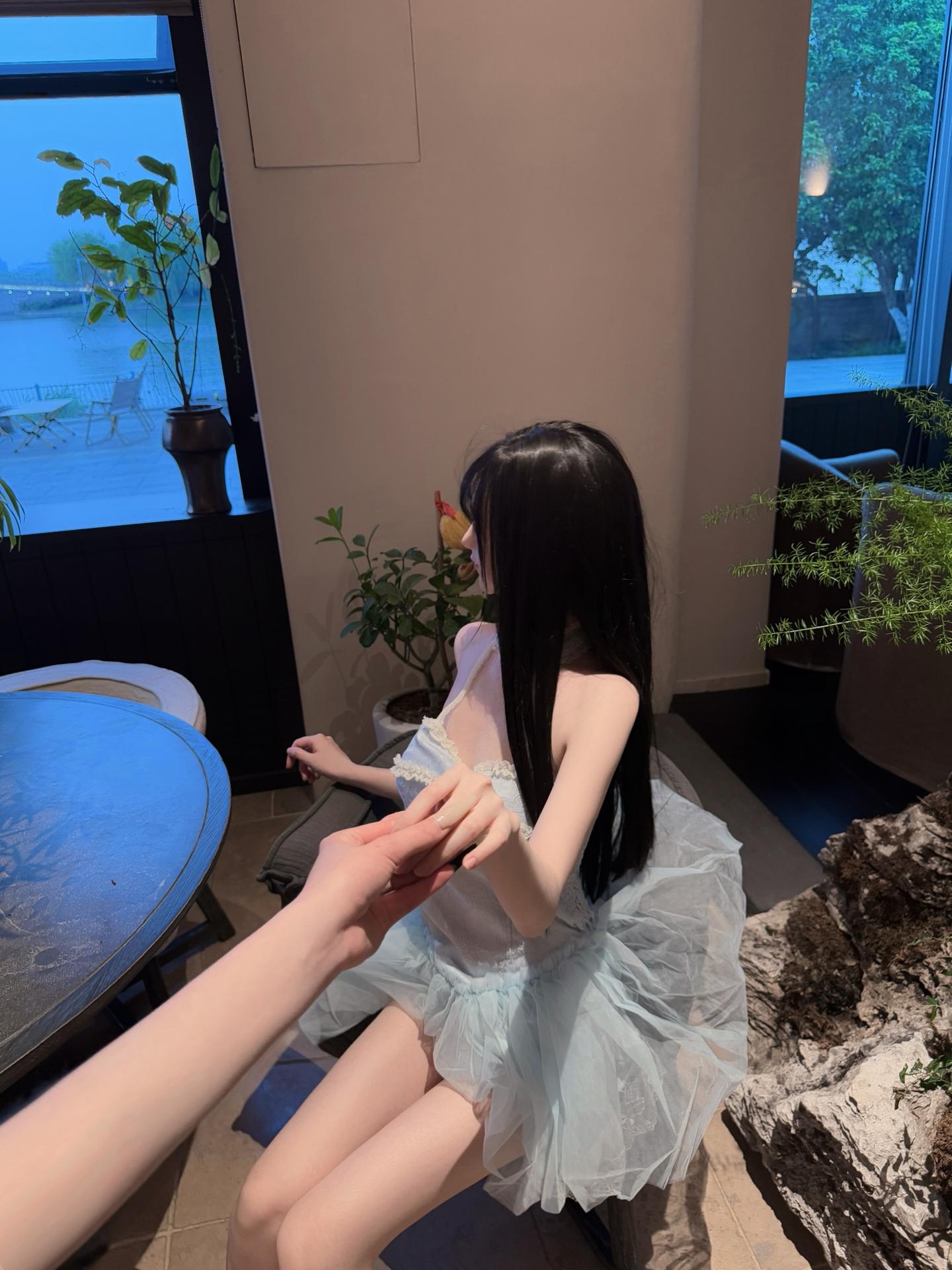 我再也不要成为任何人生命中的一点点