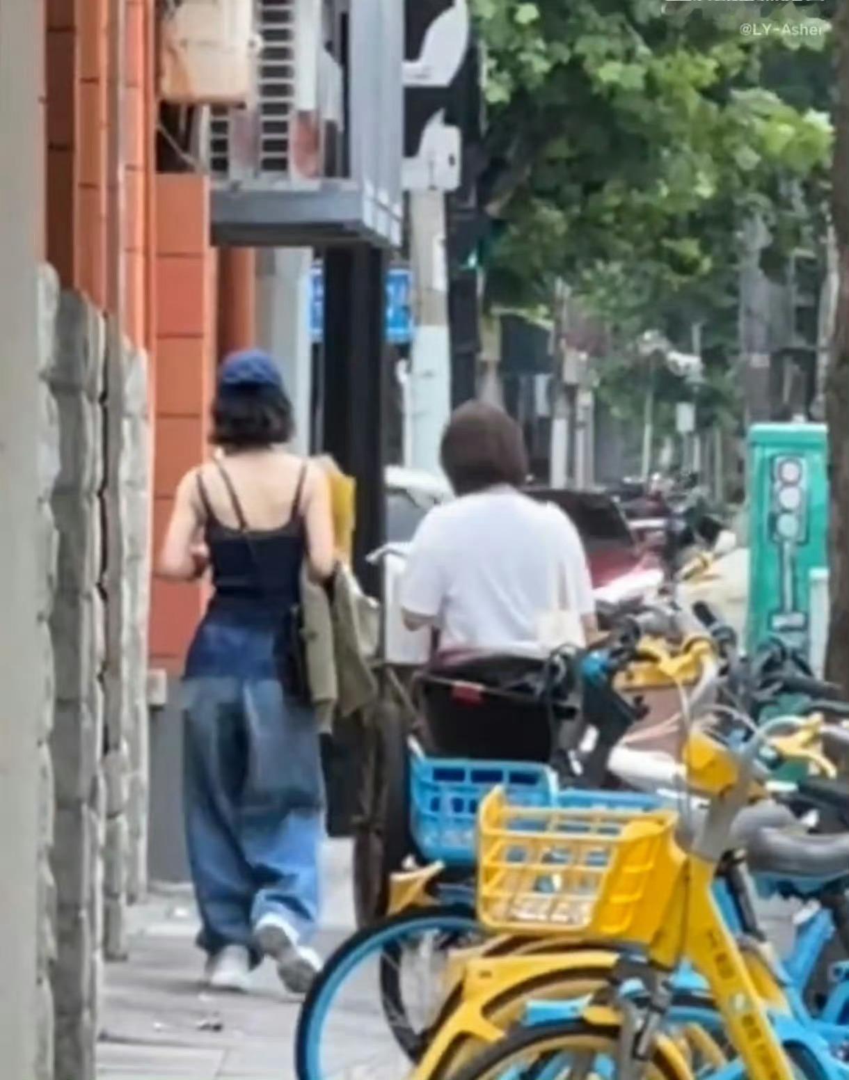 偶遇我李姐，从背影看真的是超模的气质