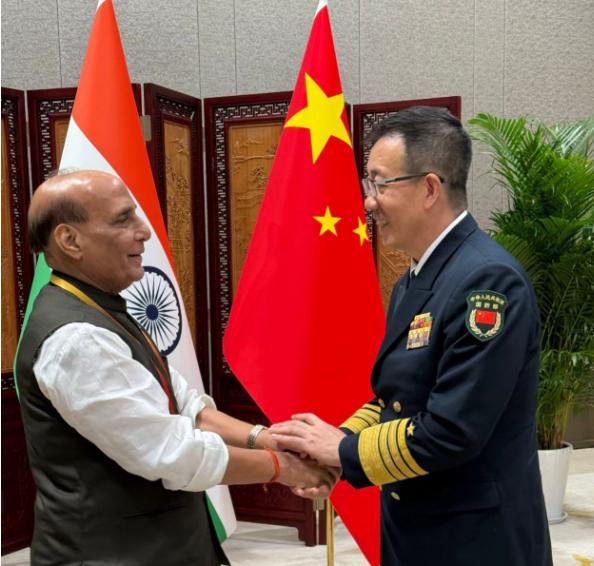 中国和印度谈妥了

中印两国的国防部长，最近坐下来谈了谈。这事发生在上海合作组织