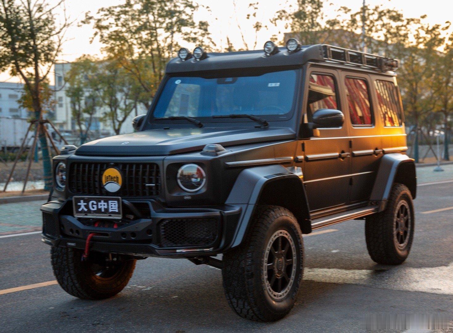 奔驰G600 4X4黑外黑内，大暗夜包，柏林之声，座椅通风加热，动态座椅，越野轮