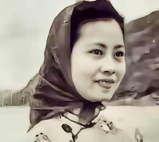 1943年，东江纵队19岁女情报员被叛徒卖给日本人，跳江前她朝特务头子笑了一下—