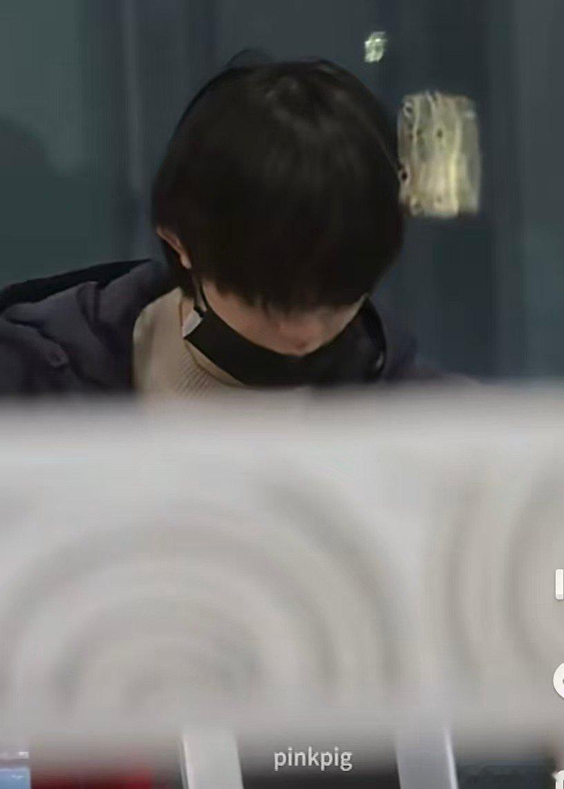 TOP去米兰了TOP出发米兰看秀TOP出发米兰看秀，期待，行呀 