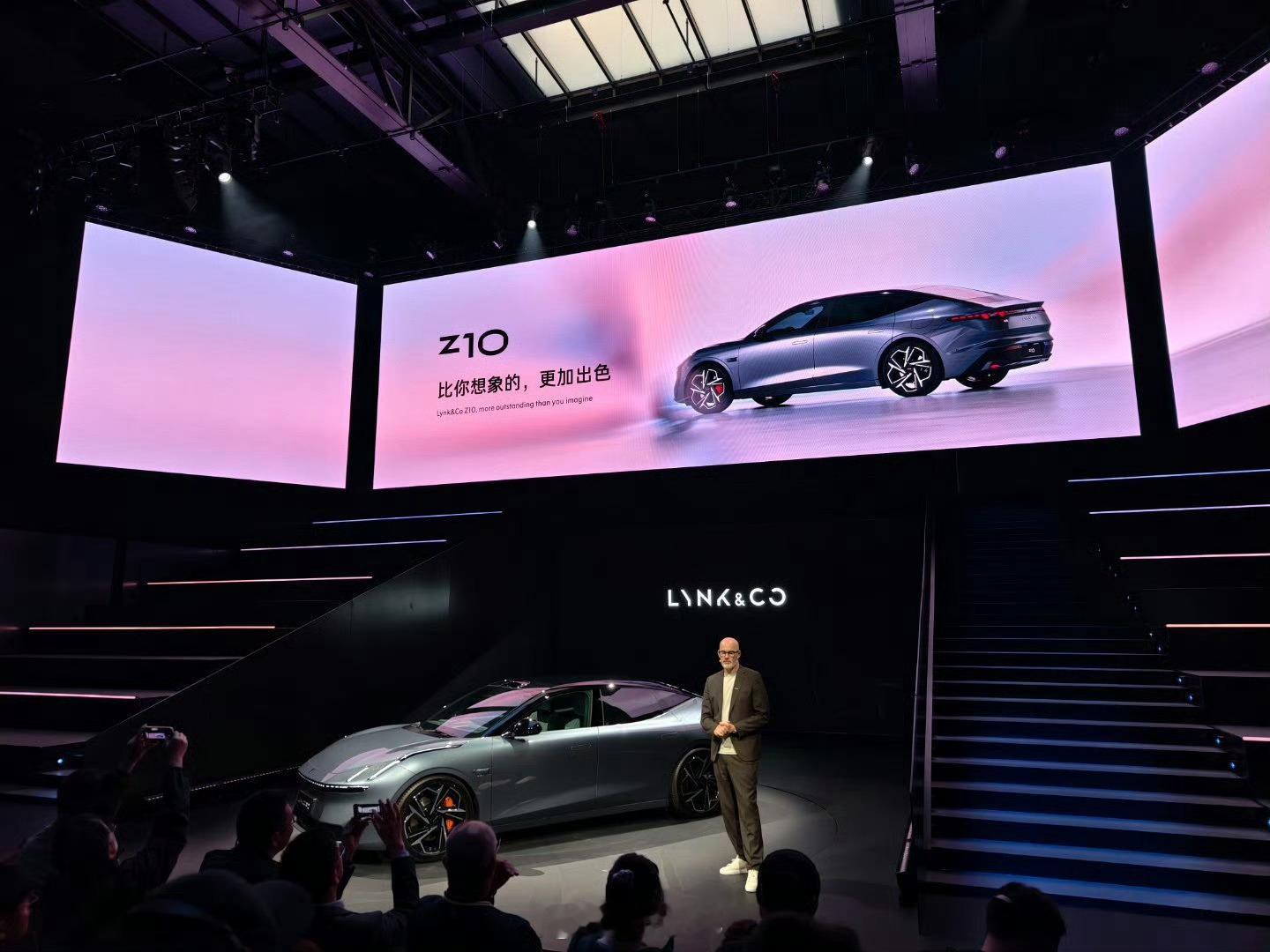 朋友们都知道吉利在哥德堡等地设有创新研发中心。2024年6月领克纯电首款车型“Z