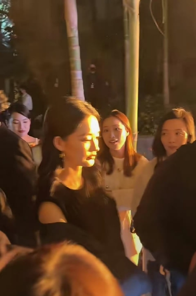 李沁骨相美人 美人在骨不在皮具象了  这才几天又一次美到我心巴上了  光打到李沁