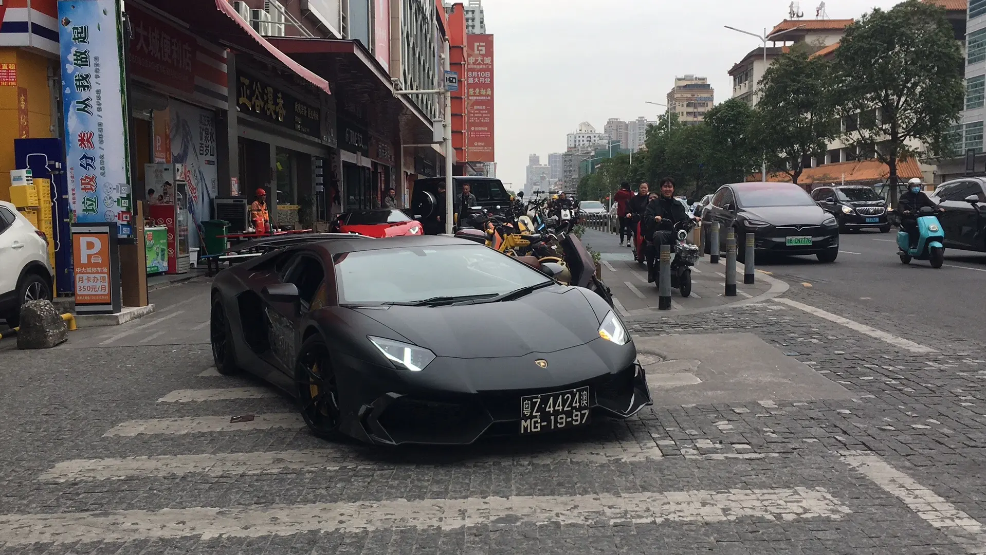 十年前的产物到现在还是那么帅😊
