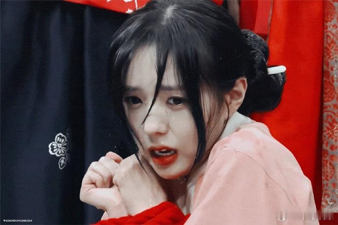 这居然是一个人，剧里又老又年轻的，韩剧那么大滤镜都遮不住。 